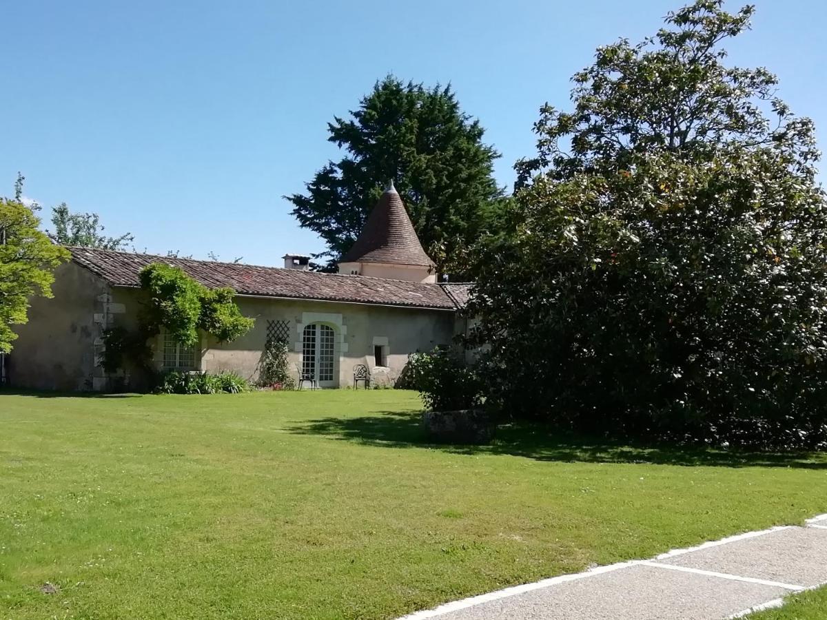 Chateau Des Salles Saint-Fort-sur-Gironde Exteriér fotografie